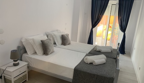Deluxe Room, Shared Bathroom (3)
