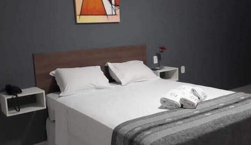 Double Room (Queen)
