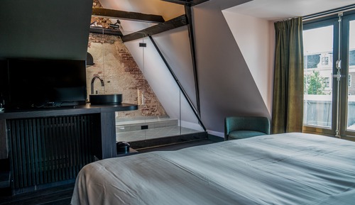 Double Room, Third Floor