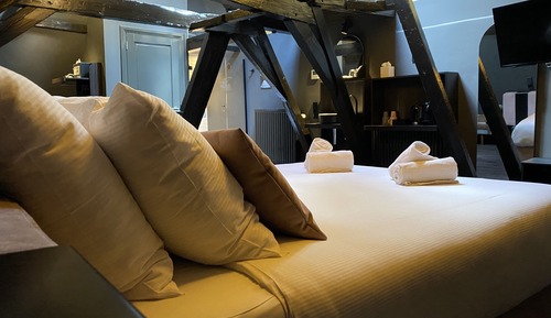Double Room, Third Floor
