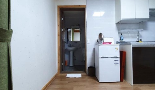 Room (Jin-Dal-Le)