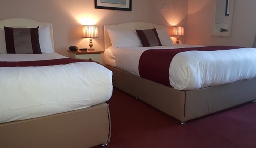 Triple Room - Courtyard