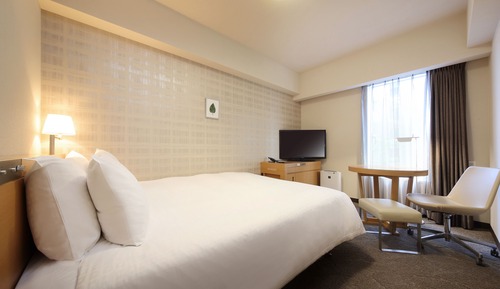 Double Room, Smoking
