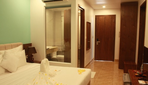 Family Room, Connecting Rooms