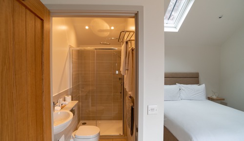 Deluxe Double Room, Ensuite, Courtyard View