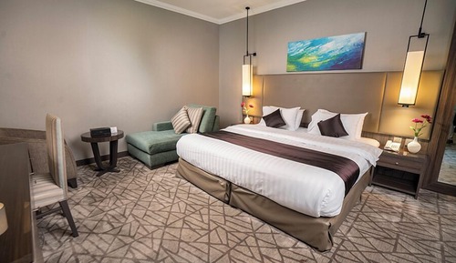 Junior Suite, 1 King Bed with Sofa bed