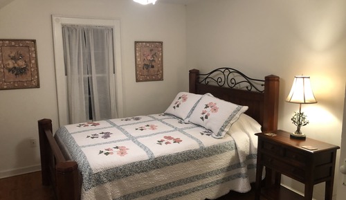 Rosemary Room, 1 Queen