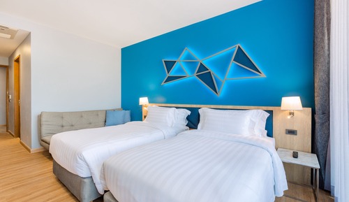 Deluxe Pool View Twin Room With Balcony