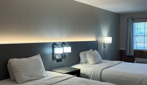Basic Room, 2 Queen Beds, Non Smoking