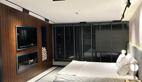 Deluxe Studio Suite, Smoking