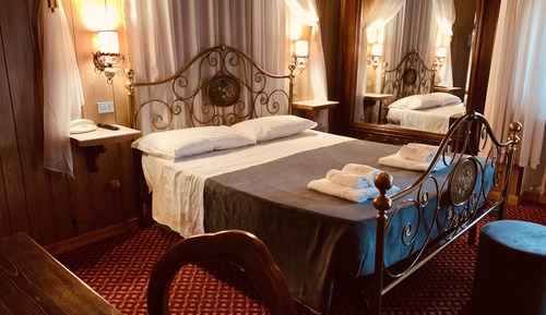 Classic Double Room