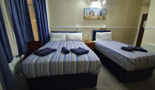 Standard Triple Room, Multiple Beds, Non Smoking, Ensuite (Family of 3)