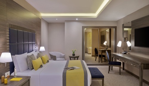 Suite, 1 King Bed, City View