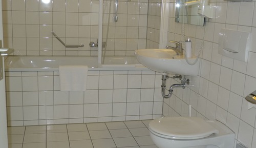 Standard Twin Room, Private Bathroom