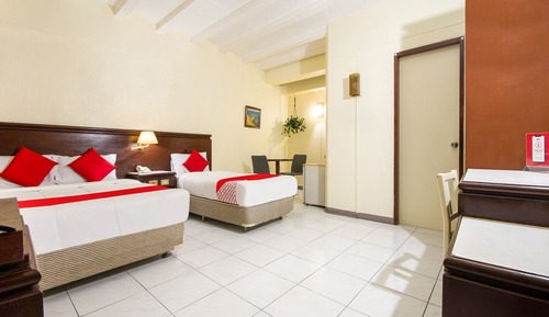 Deluxe Family Suite