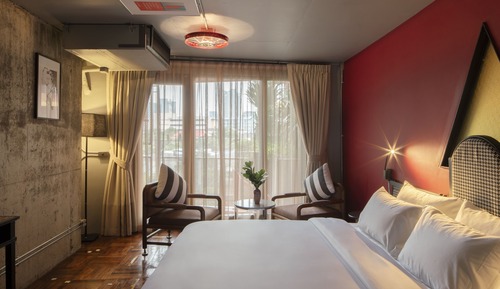 Deluxe Plus Room with Bathtub