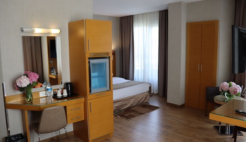 Superior Room, 1 Double Bed, Partial Sea View