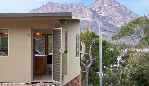 Comfort Cottage, 2 Bedrooms, Balcony, Mountain View