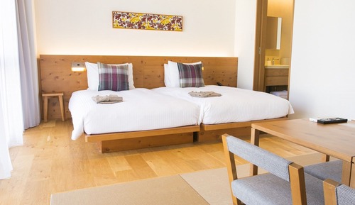 Tatami Twin (Japanese Western room)