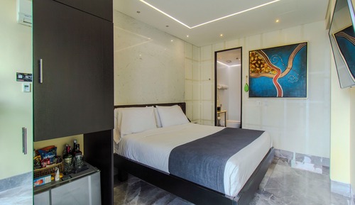 Room with jacuzzi on the balcony