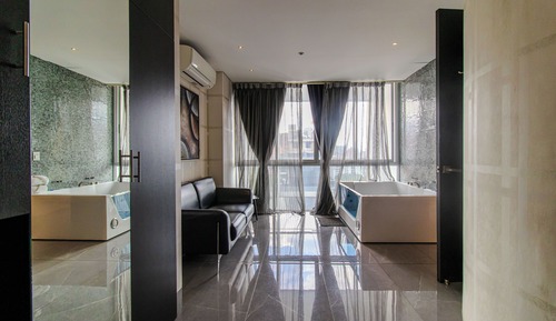 4-Bedroom penthouse with jacuzzi