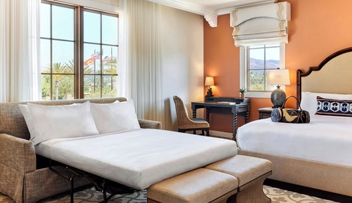 Studio Suite, 1 King Bed with Sofa bed