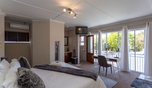 Superior Room (King 1)