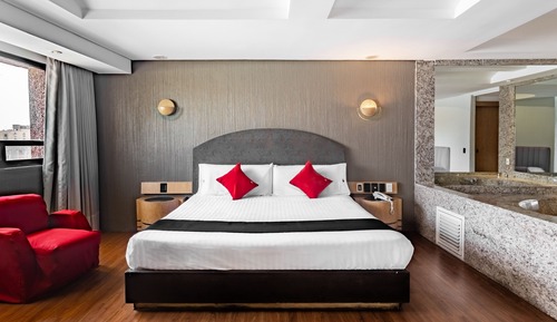 Deluxe Room (with Jacuzzi)