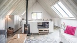 House (2 Bedrooms)