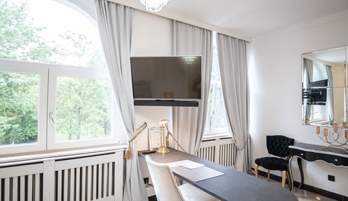 Deluxe Suite, Hot Tub (Golden)