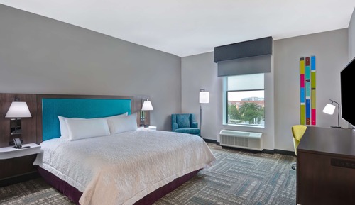 Room, 1 King Bed, Accessible (Mobility & Hearing, Roll-in Shower)