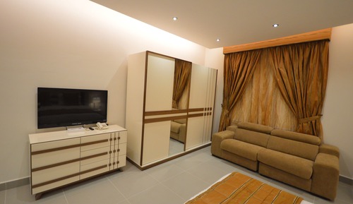 Deluxe Studio