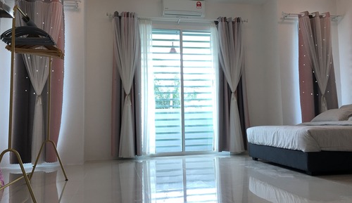 City House - 4 Bedroom (13 Pax)
