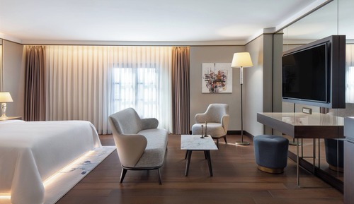 Superior Room, 1 King Bed, City View