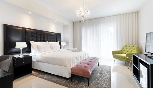 deluxe queen suite