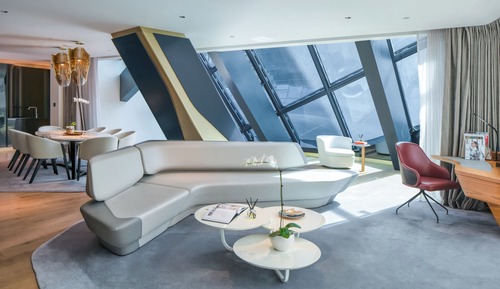 Beyond ME + Suite with Burj Khalifa View and Jacuzzi