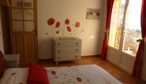 Family Room (Coquelicots)