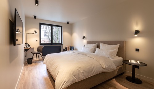 Double Room (2)