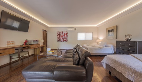 Comfort Quadruple Room, 2 Queen Beds, Bathtub