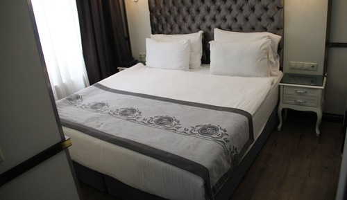 Economy Room