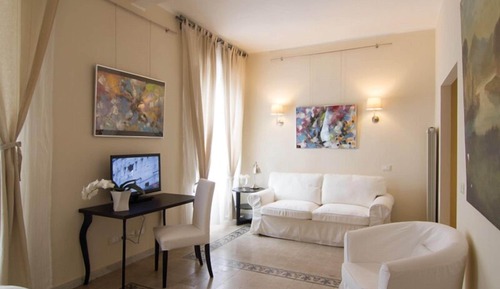 Superior Double or Twin Room with Sofa Bed and City View (Suite)