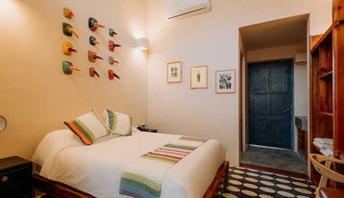 Traditional Room with Air Conditioning and Private Bathroom