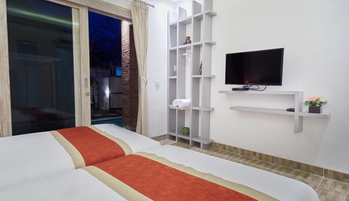 Deluxe Twin Room