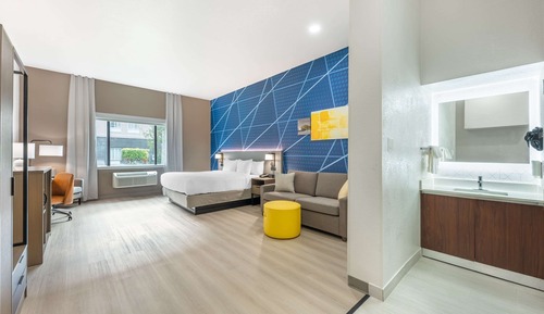Room, 1 King Bed, Non Smoking