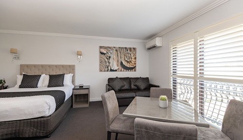 Family Suite, 2 Bedrooms, Garden View, Free Wi-Fi & Parking