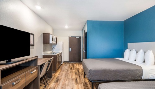 Standard Room, 2 Queen Beds, Non Smoking