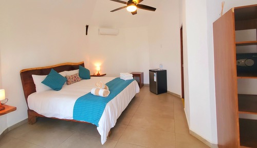 Room, Garden View