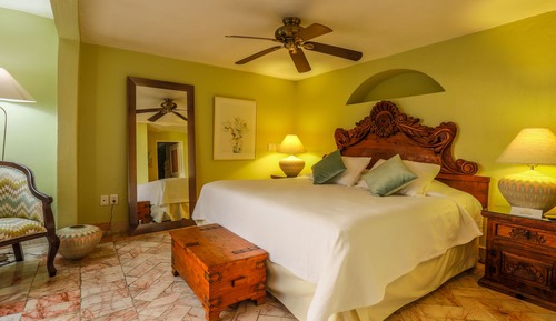 8 El Patio: 1 Queen Bed, w/ Patio
