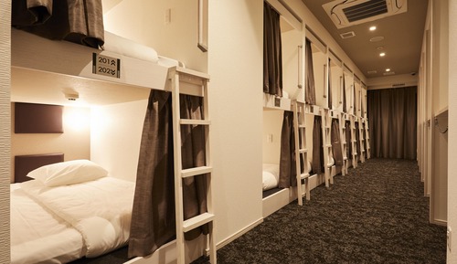 Ladies Floor Capsule Room