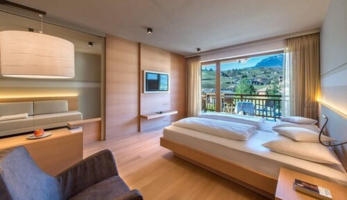 Senior Suite